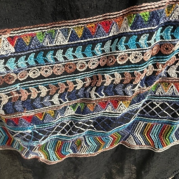 Black Kimono With Bright Color Design. Never Worn. One Size Fits All. - Picture 4 of 4